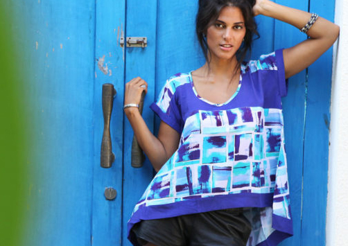 model with blue printed top
